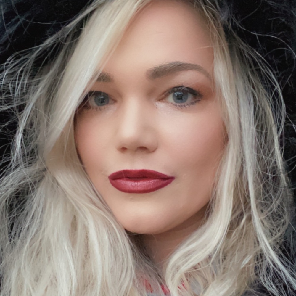 Meet your Posher, Courtney